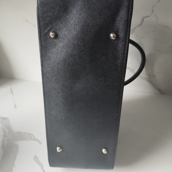 Burberry Tote Handbag - Picture 15 of 15